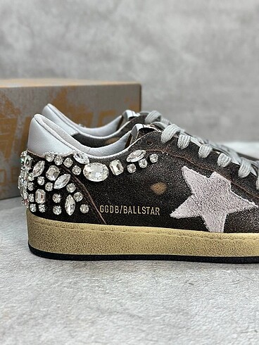 38 Beden GOLDEN GOOSE