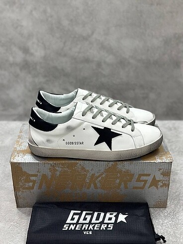 GOLDEN GOOSE