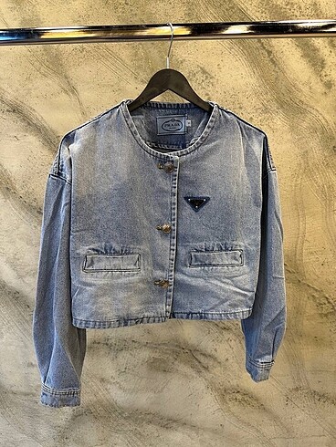Prada Jean S-M-L Bedenleri Mevcuttur.