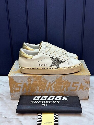 GOLDEN GOOSE