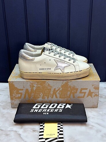 GOLDEN GOOSE
