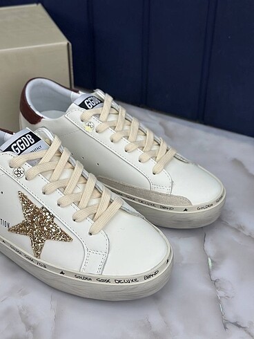 38 Beden siyah Renk GOLDEN GOOSE