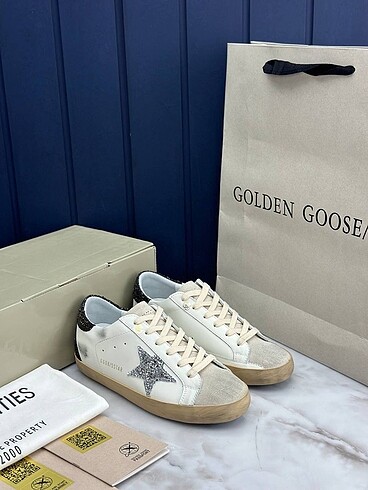 GOLDEN GOOSE