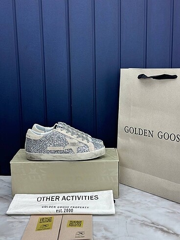 GOLDEN GOOSE