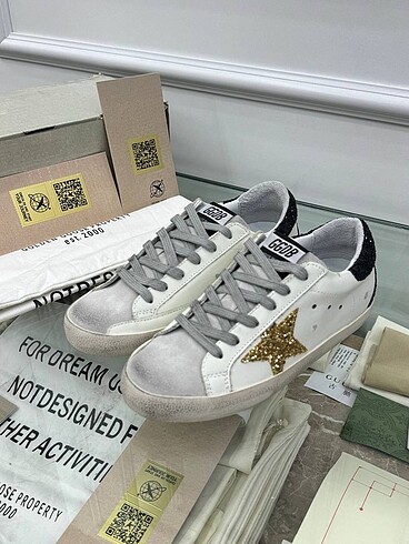 38 Beden siyah Renk GOLDEN GOOSE