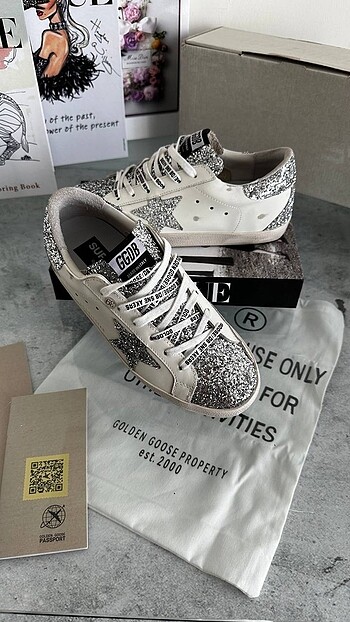 Golden Goose Deluxe Golden Goose