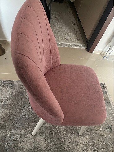 KIZ ÇOCUK ODASI İÇİN TEK SANDALYE