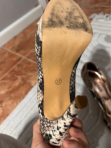 Yılan Derisi Desenli Platform - Görsel 5