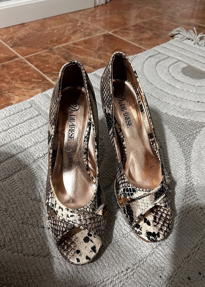 Yılan Derisi Desenli Platform - Görsel 2