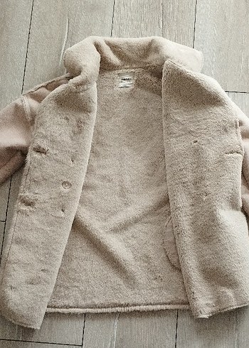 Düğmeli Bej Kız Çocuk Kabanı - Görsel 4