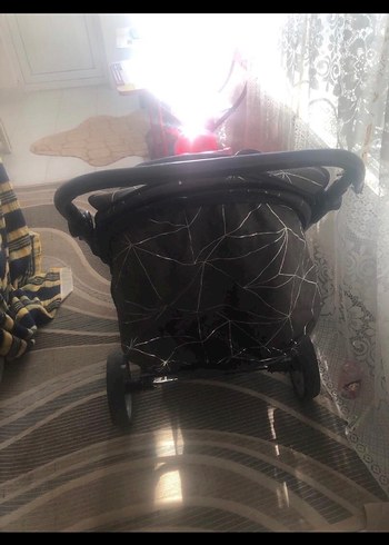 Siyah Bebek Arabası - Görsel 4