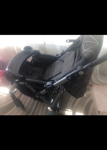 Siyah Bebek Arabası - Görsel 3