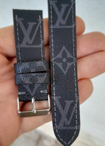 Louis Vuitton siyah saat kordonu 