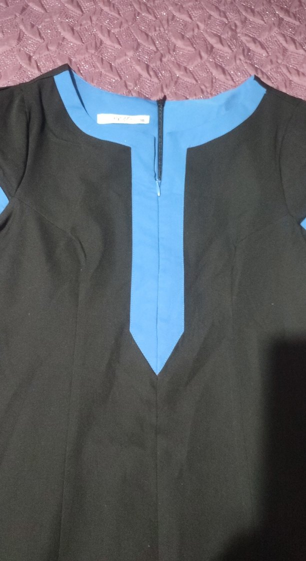 V Yaka Siyah Kadın Kalem Elbise - Görsel 2