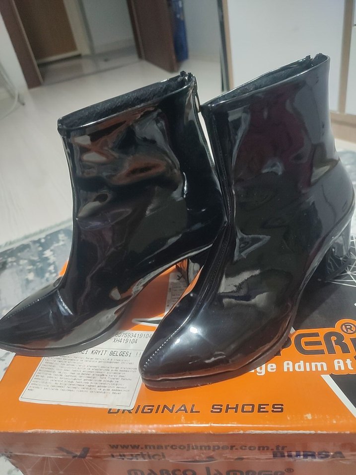Parlak Siyah Stiletto Topuklu Kadın Bot - Görsel 2