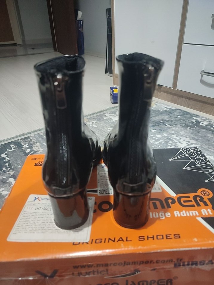 Parlak Siyah Stiletto Topuklu Kadın Bot - Görsel 4