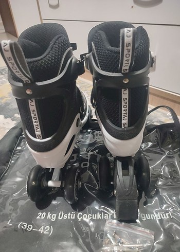 Sportaj Siyah-Yeşil LED Işıklı Inline Paten - Görsel 3