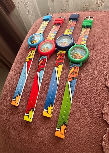 Çocuklar için Renkli Baskılı Plastik Saatler - Görsel 4