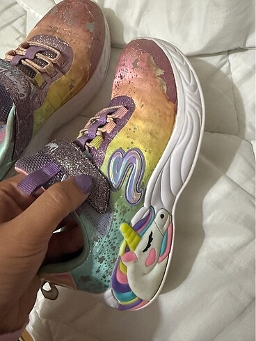 32 Beden Skechers kız çocuk ayakabbı