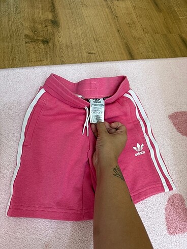 Adidas şort