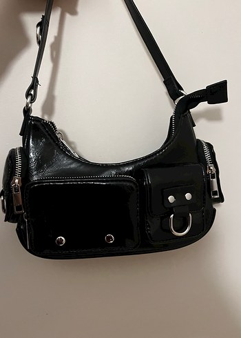  Beden siyah Renk Bershka Siyah Deri Tokalı Çanta