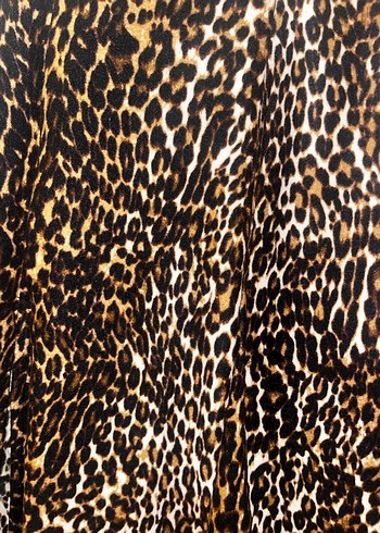 Leopar Yırtmaçlı Kadife Kumaş Uzun Etek - Görsel 2