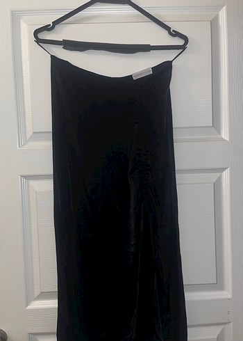 Siyah Önden Ayarlanabilir Yırtmaçlı Saten Midi Etek - Görsel 3