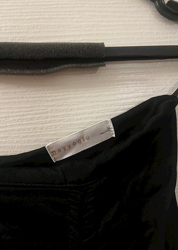 Siyah Önden Ayarlanabilir Yırtmaçlı Saten Midi Etek - Görsel 5