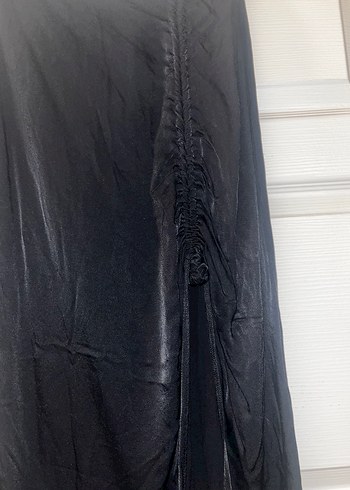 Siyah Önden Ayarlanabilir Yırtmaçlı Saten Midi Etek - Görsel 4