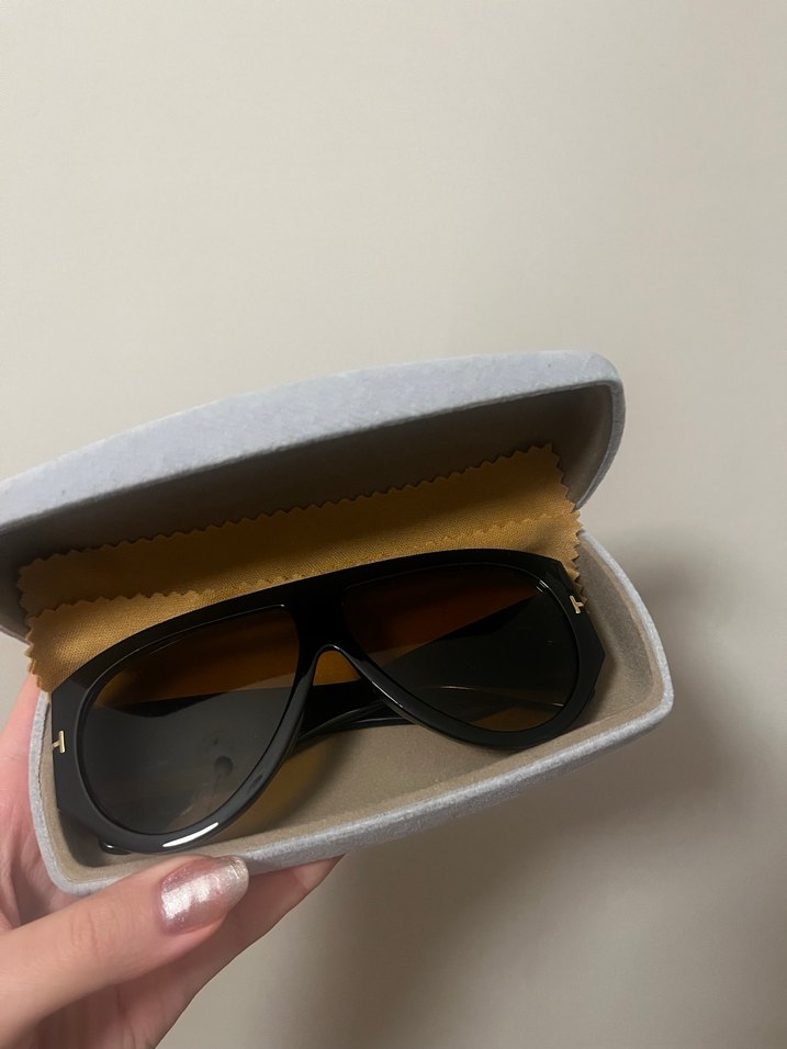 Tom Ford Muadili Güneş gözlüğü - Görsel 2