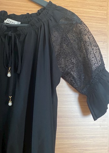Dantel Detaylı Siyah Kısa Kollu Bluz - Görsel 4
