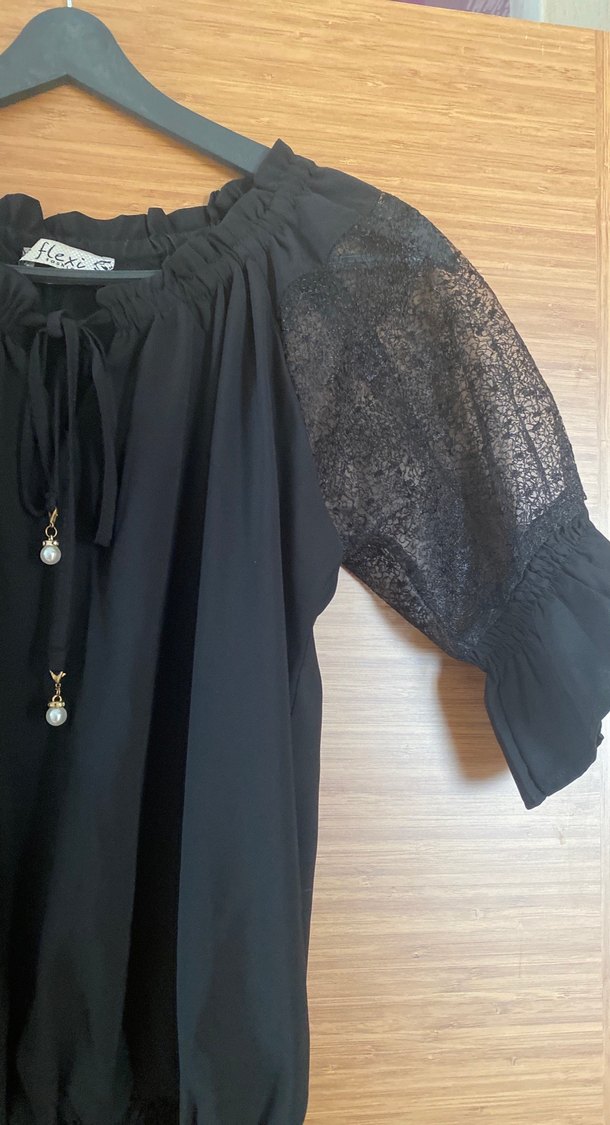 Dantel Detaylı Siyah Kısa Kollu Bluz - Görsel 4