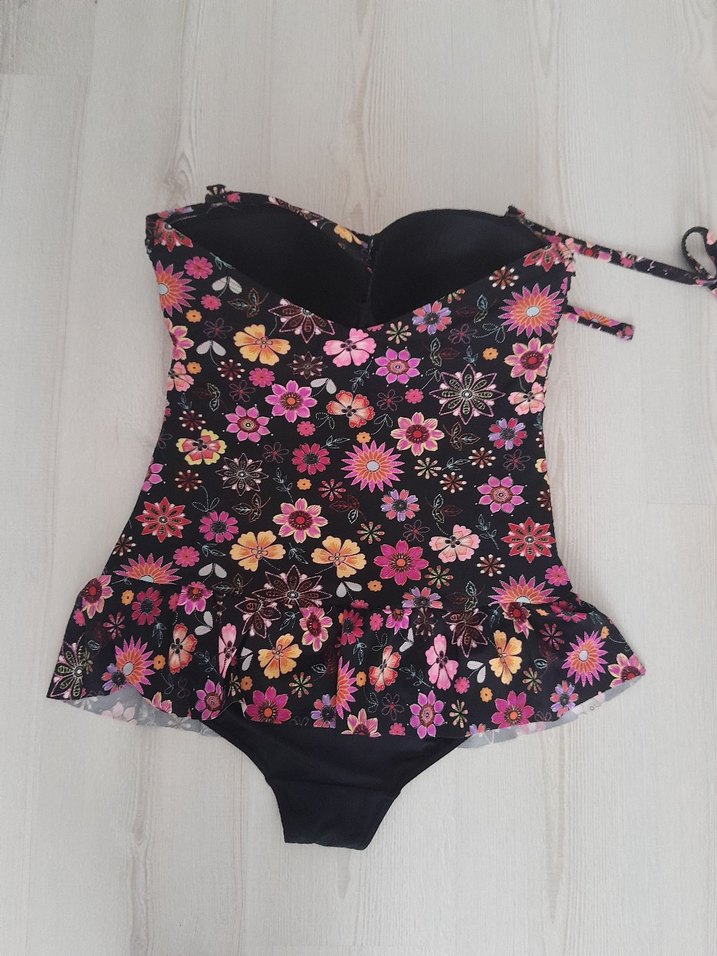 Pembe Çiçek Desenli Fırfırlı Bohem Mayo - Görsel 3