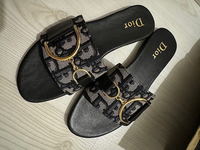 Dior deri terlik