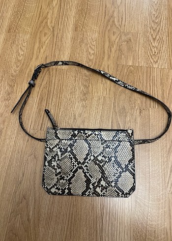 Mango yılan desenli bel çantası