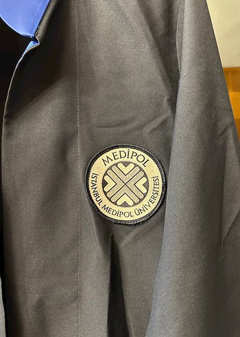 Medipol üniversitesi mezuniyet cübbesi - Görsel 2