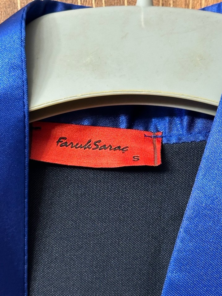 Medipol üniversitesi mezuniyet cübbesi - Görsel 3