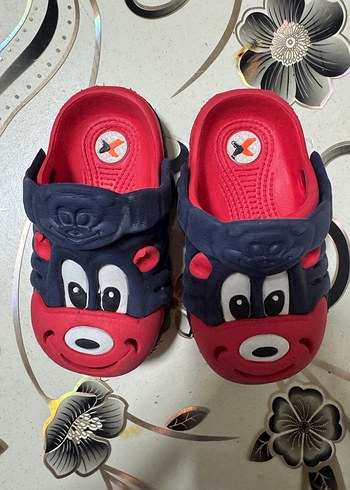 Renkli Baskılı Çocuk Terliği Tokalı - Görsel 3