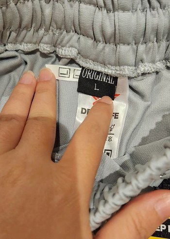 Etiketli Şort - Görsel 4