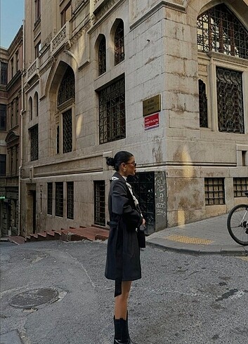 SİYAH KISA TRENÇKOT - Görsel 5