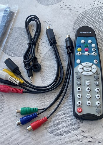 AVerMedia Uydu Alıcısı Kumanda ve Kabloları - Görsel 2