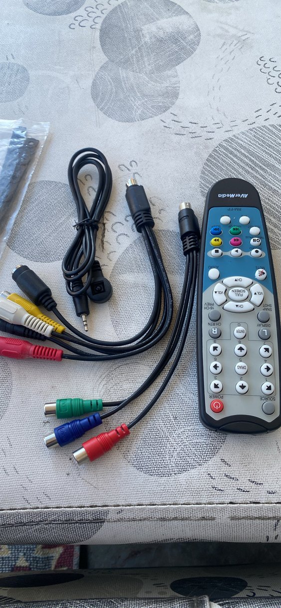 AVerMedia Uydu Alıcısı Kumanda ve Kabloları - Görsel 2