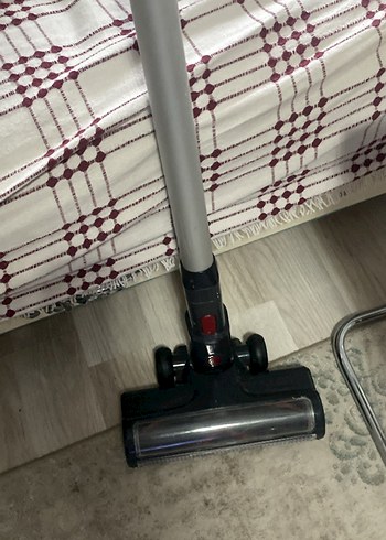 Tefal Kırmızı Gri Dikey Elektrikli Süpürge - Görsel 2