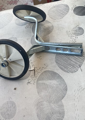 Beyaz Yan Tekerlekler - Üç Tekerlekli Bisiklet - Görsel 3