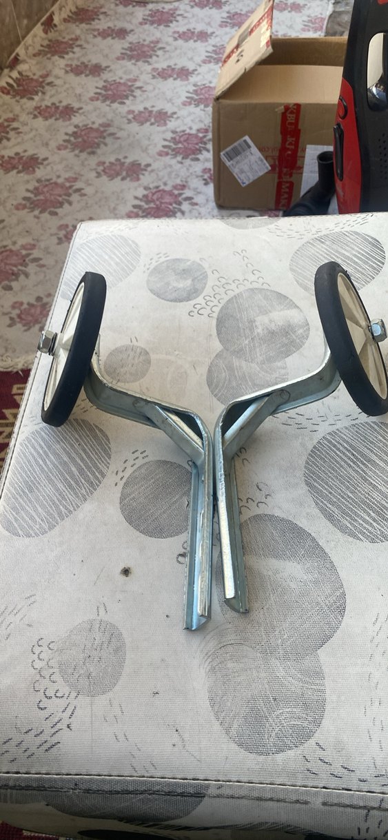 Beyaz Yan Tekerlekler - Üç Tekerlekli Bisiklet - Görsel 2