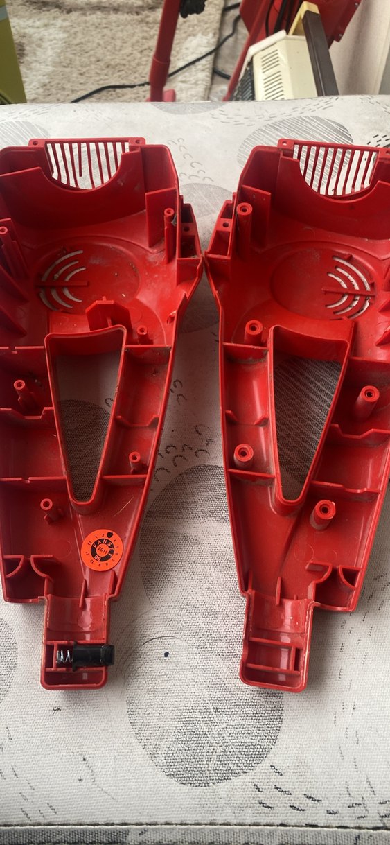 Kırmızı Elektrikli Süpürge Gövdesi Parçaları - Görsel 2