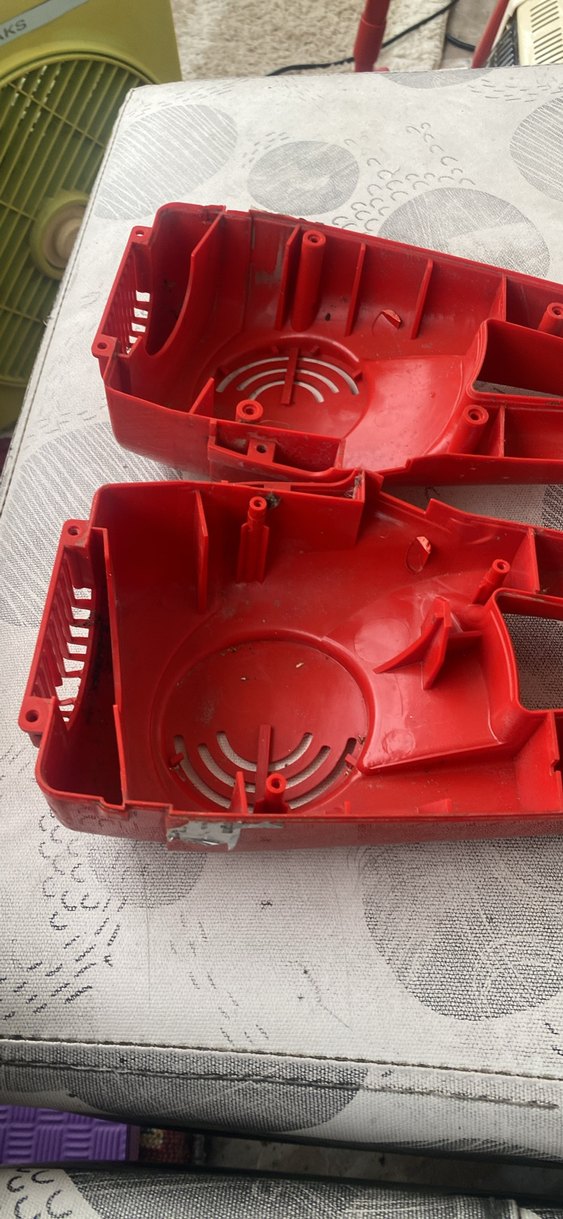 Kırmızı Elektrikli Süpürge Gövdesi Parçaları - Görsel 3