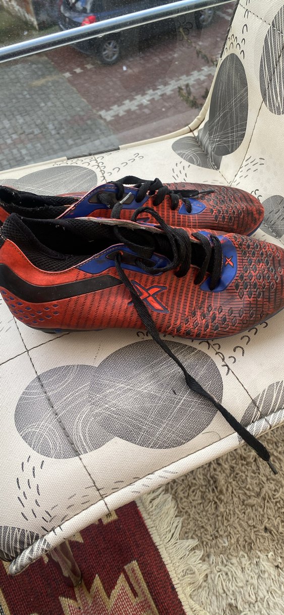 Kırmızı Yılan Desenli Erkek Futbol Ayakkabısı - Görsel 3