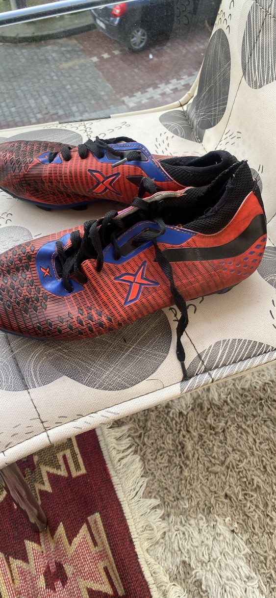 Kırmızı Yılan Desenli Erkek Futbol Ayakkabısı - Görsel 2