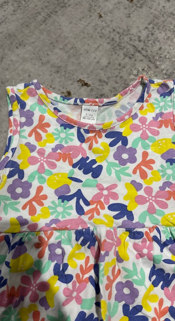 Çiçek Desenli Kolsuz Renkli Kız Elbisesi - Görsel 2